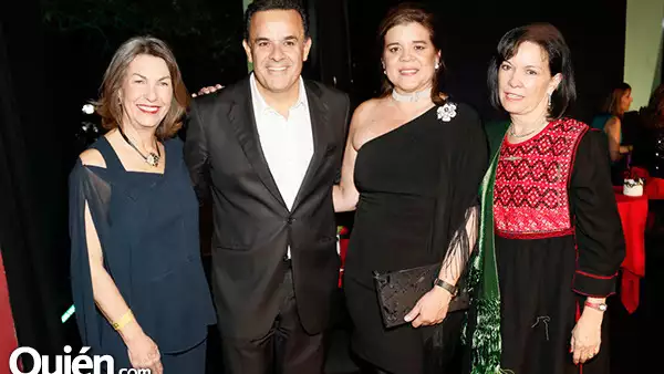 Marie Thérèse Arango, Fernando dela Mora, Sonya Santos y Cecilia Moctezuma