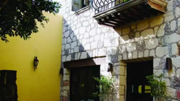 DOS CASAS. Muy cerca de San Miguel de Allende, patrimonio de la humanidad, se encuentra este rincón que asegura una visita encantadora por la comida, el servicio y la magia del lugar.