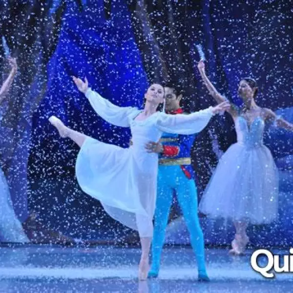 Brindis Navideño Iza Business Centers