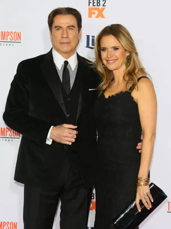 Desde hace varios años -y varias demandas- han circulado los rumores de las preferencias sexuales de Travolta a pesar de estar casado con Kelly Preston.