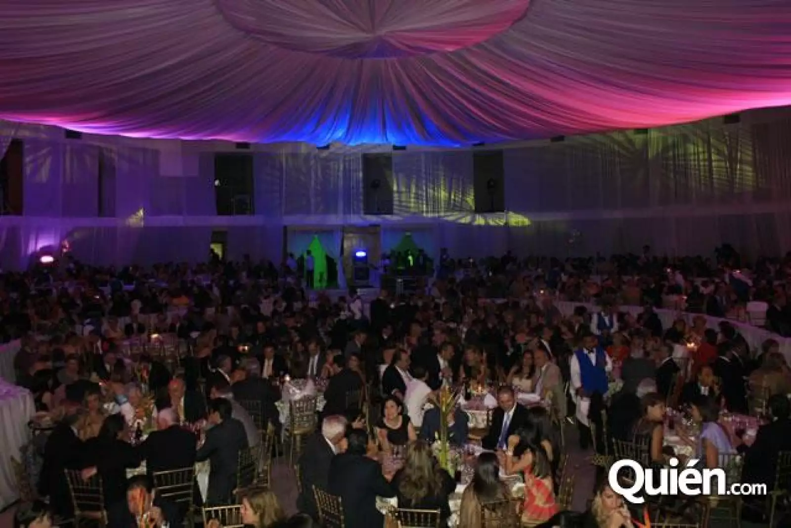 Tony Chedraui de fiesta