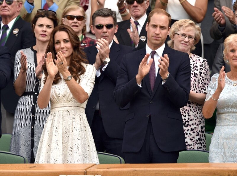 Al finalizar el encuentro, Kate y Guillermo aplaudieron respetuosamente el triunfo del búlgaro.