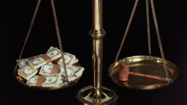Los sobornos en todo el mundo podrían oscilar el 1 billón de dólares, lo que representa entre 2% y 3% de la economía global, según expertos. (Foto: Thinkstock)