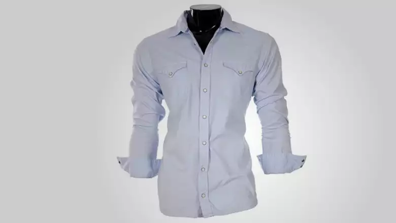 Finalmente, esta camisa para ellas, con toques distintivos al frente, con un estilo de vaquero del viejo oeste.