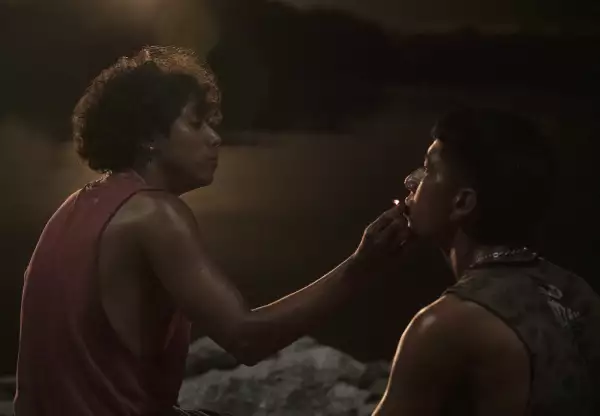 Andrés Cordaz y Ernesto Melendez en un fotograma de Temporada de Huracanes.