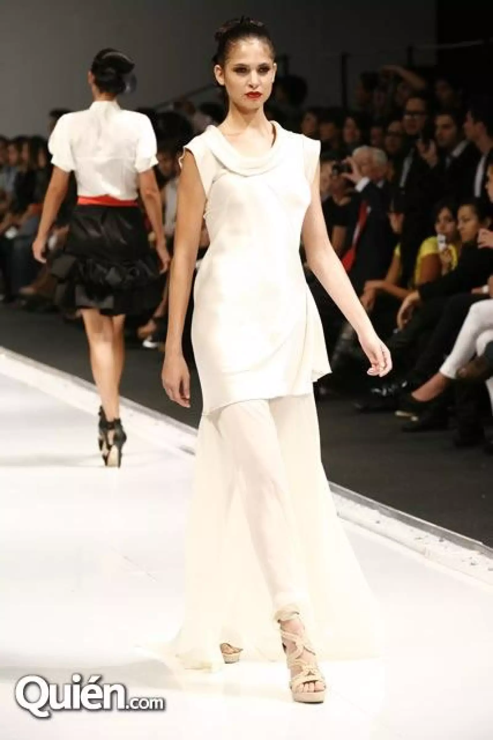 Pasarela de Mariana Luna