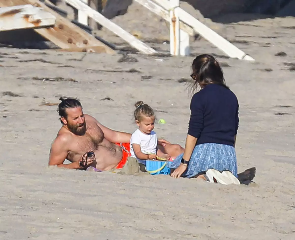 PREMIUM EXC Bradley Cooper and Jennifer Garner