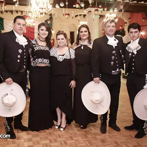 Antonio y María Díaz, Cristina Velázquez, Leticia Velasco, Carlos Bermúdez y Antonio Díaz