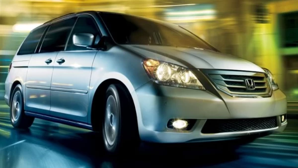 Honda evalúa los modelos Odyssey 2010 debido a una bombilla que podría causar un incendio.