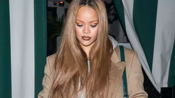 Rihanna pelo