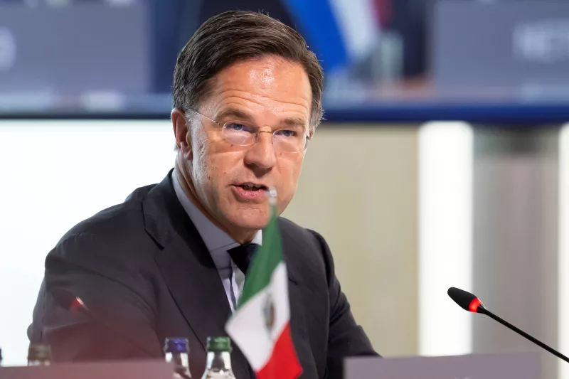 El primer ministro Mark Rutte de los Países Bajos habla durante la sesión plenaria de la Cumbre sobre la paz en Ucrania, en Stansstad, cerca de Lucerna, Suiza, el 16 de junio de 2024.