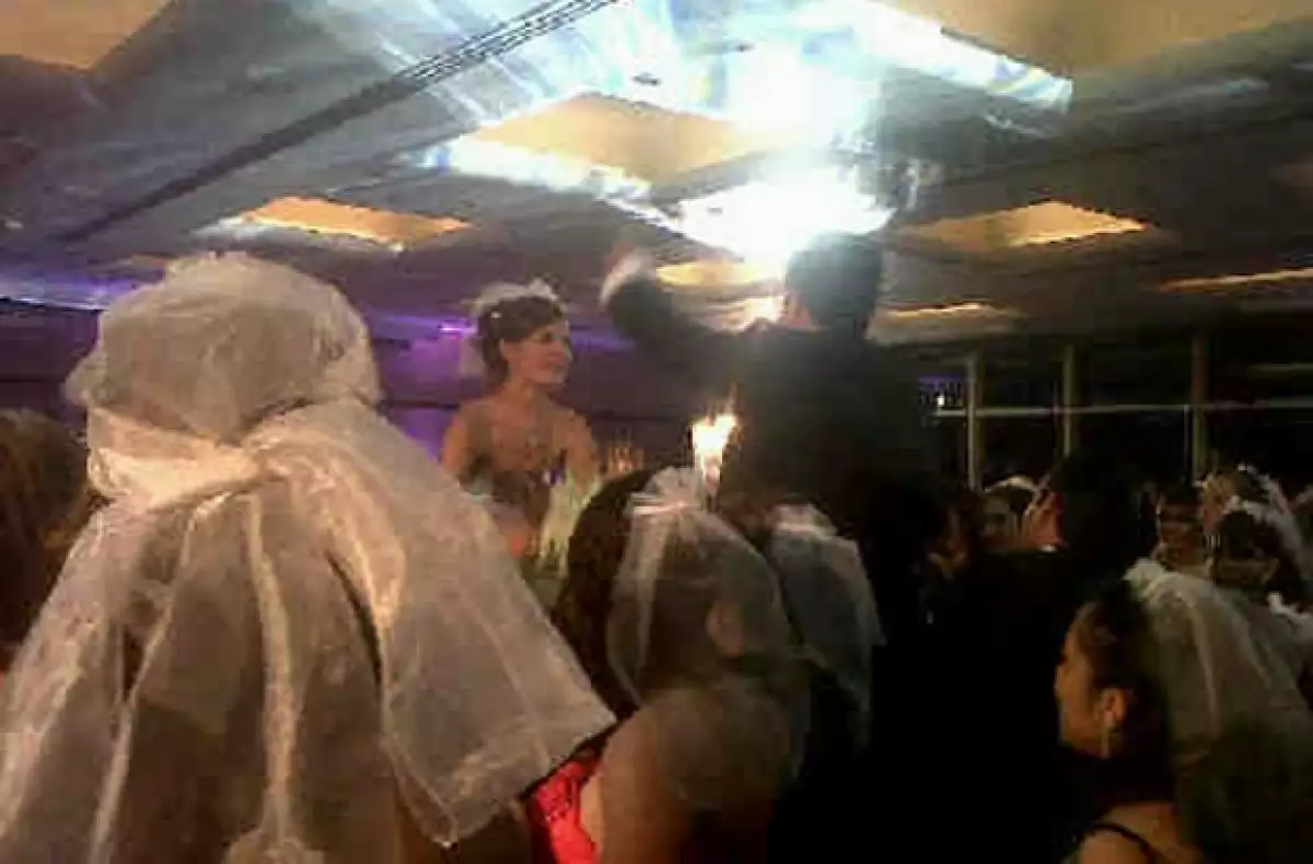 La pareja optó por unir sus vidas en una ceremonia discreta, pero ya salió a la luz la primera imagen de la boda.