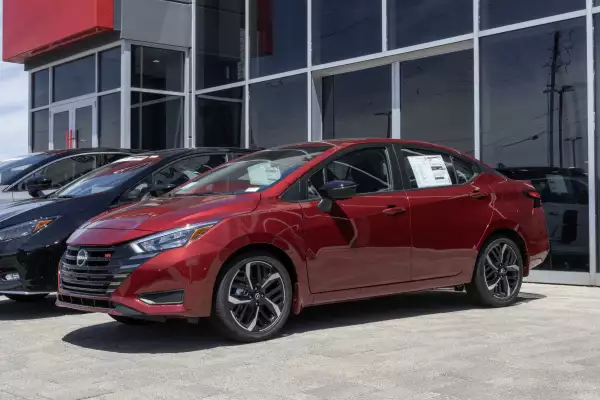 nissan-versa