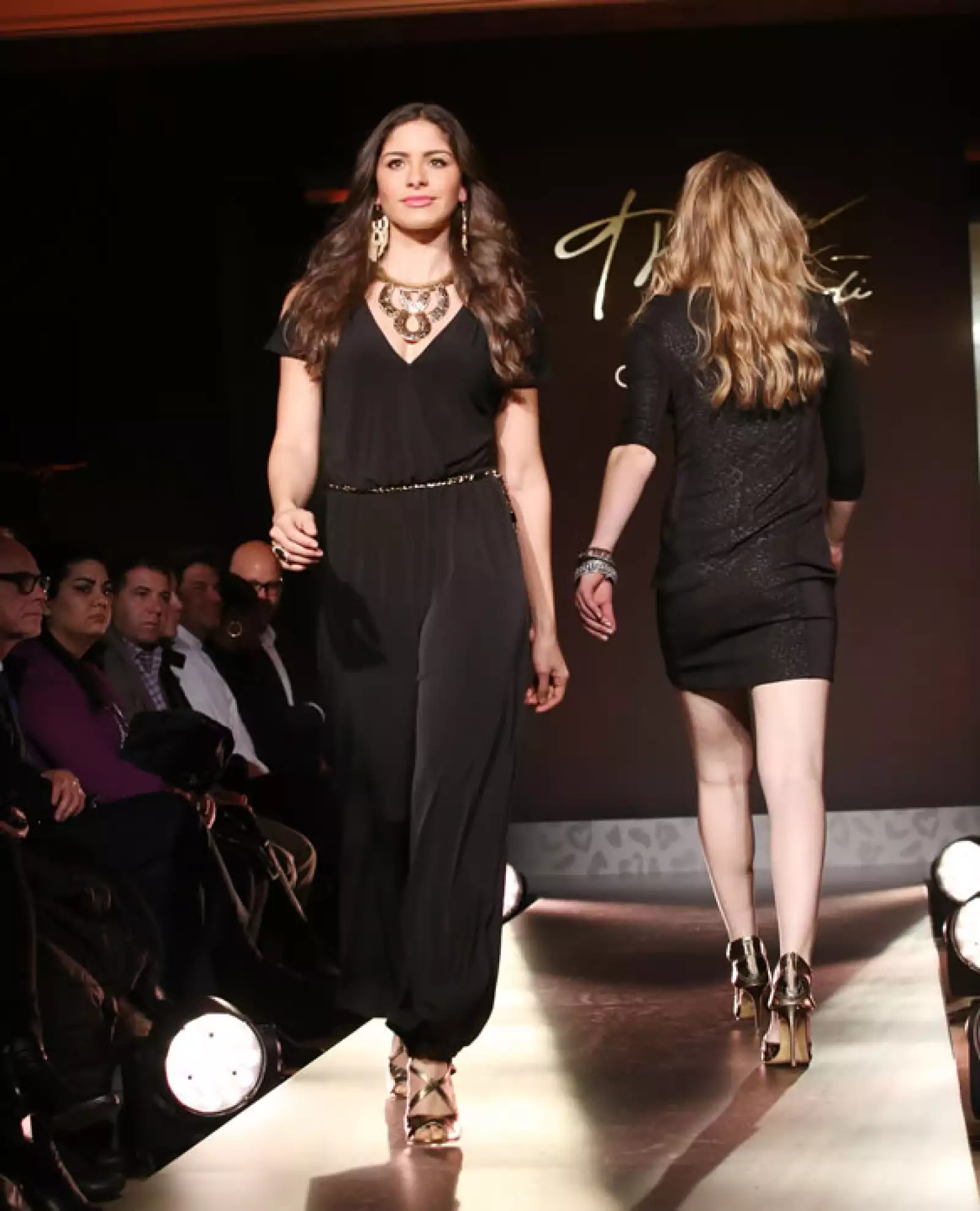 Sensuales, como ella, Thalía impregnó de su estilo a sus diseños.