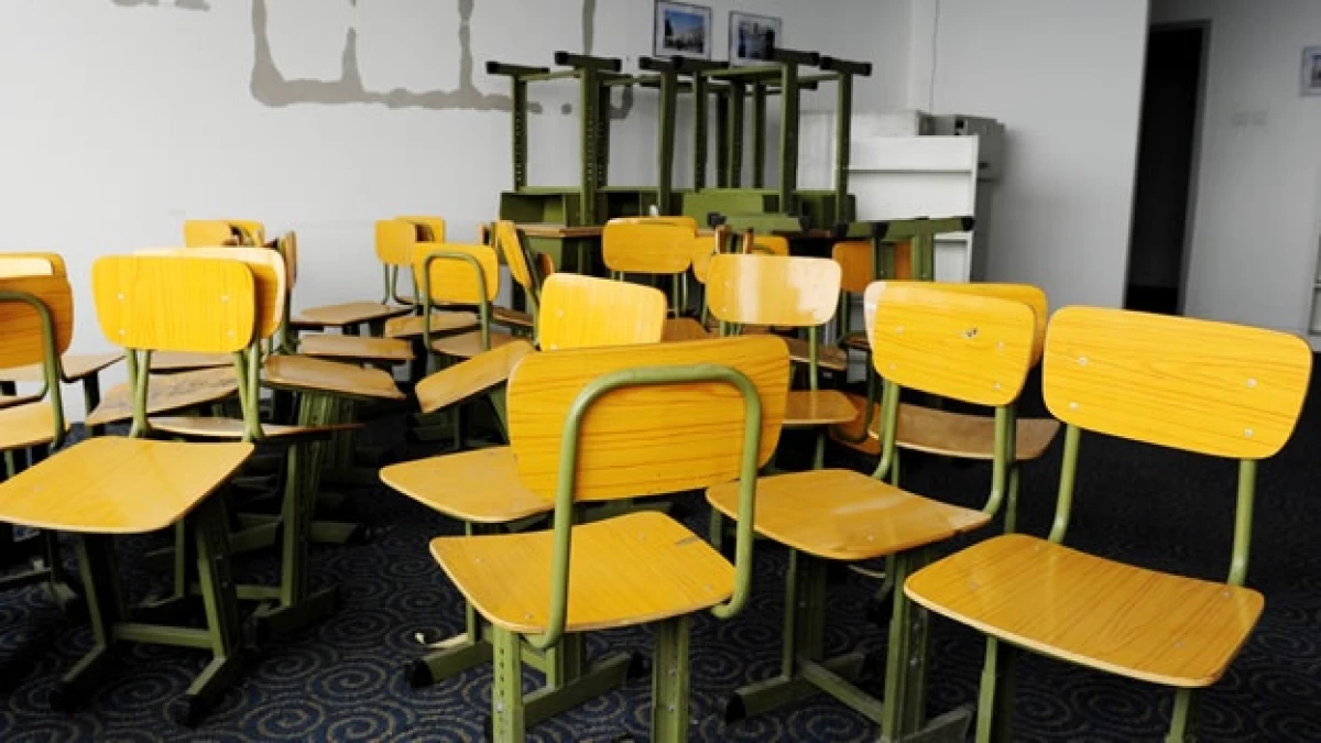 Alumnos escuelas school clases padres bancas