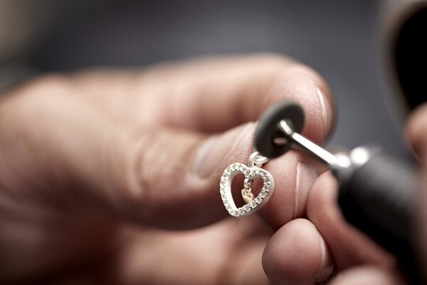 pandora-joyeria-sostenible-metales-reciclados-3