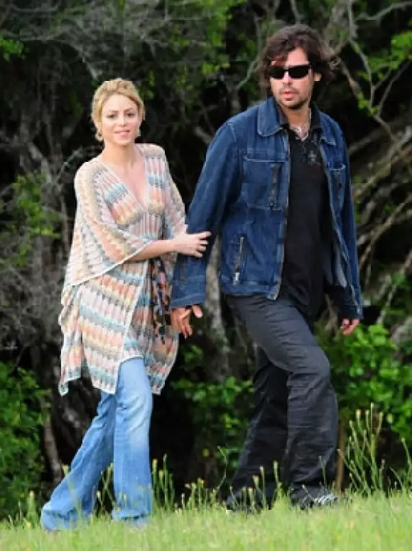 La pareja fue detenida en Punta del Este, Uruguay, por conducir a exceso de velocidad; el vehículo era manejado por el novio de la cantante.