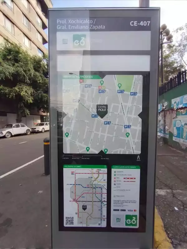 El nuevo tótem tiene un mapa de barrio así como uno del transporte público de la Red de Movilidad Integrada.