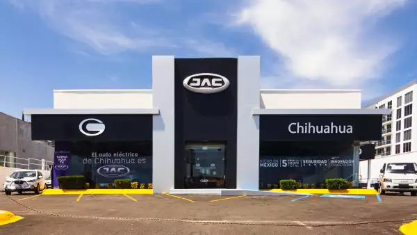 Las marcas chinas han desatado una guerra por el personal de ventas en las agencias