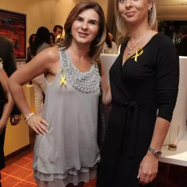 Subasta del Oso Fredo a beneficio de la Fundación Luz de Vida de niños con cáncer.