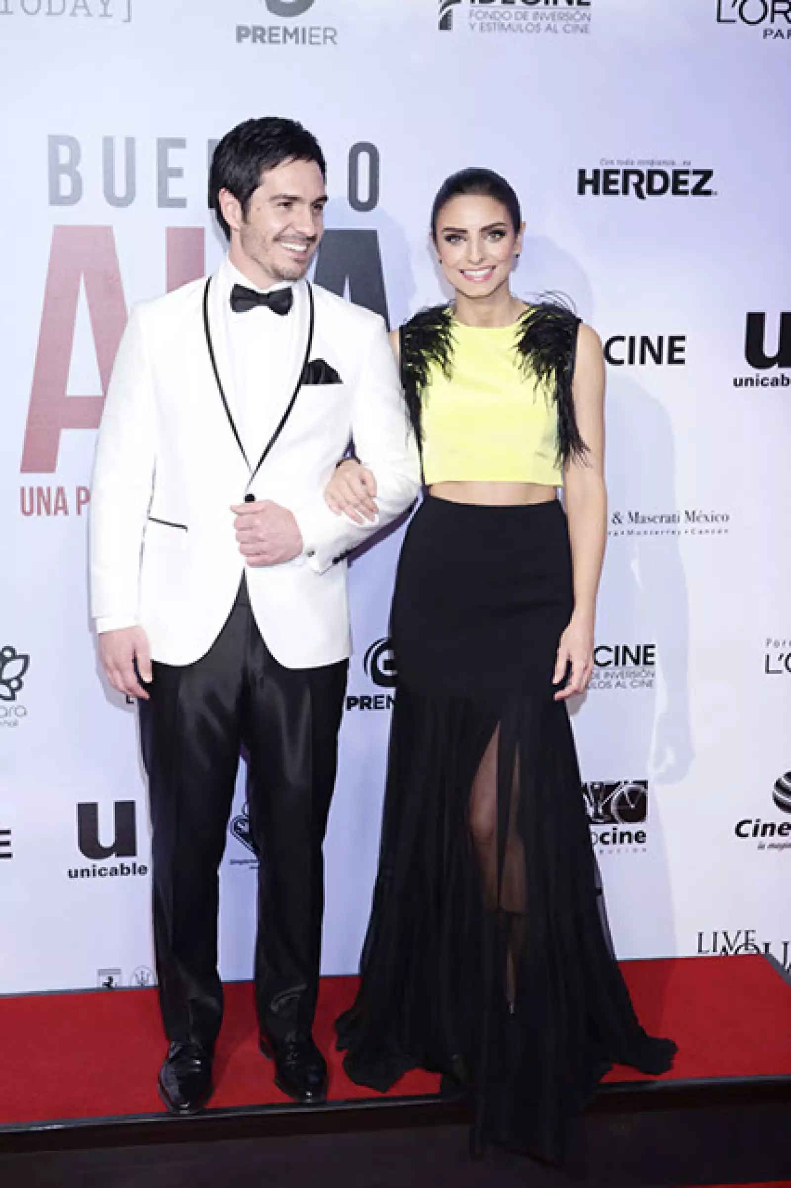 Mauricio Ochmann y Aislinn Derbez