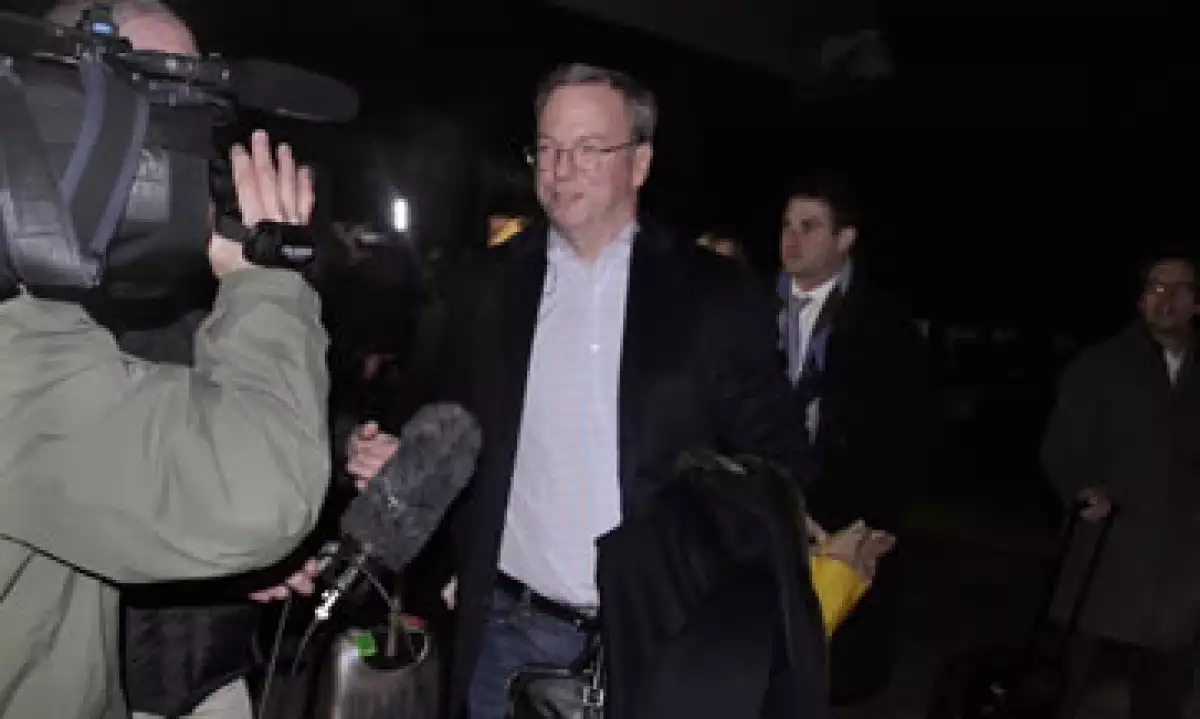 Eric Schmidt está en el país asiático para pedir la liberación de un estadounidense. (Foto: AP)