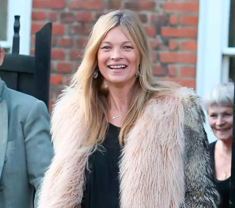 La modelo tuvo un mal comportamiento durante un vuelo de Turquía a Reino Unido que obligó al personal del avión a avisar a las autoridades y retirarla.