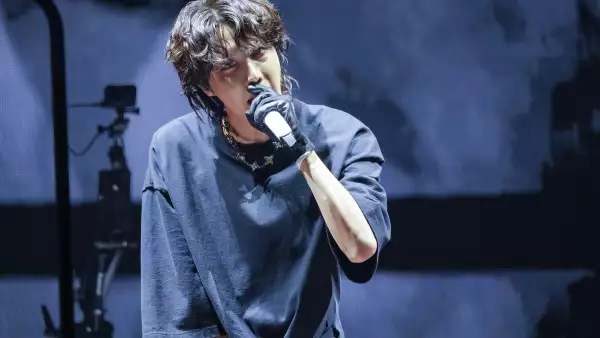 j-hope-se-presenta-lollapalooza-2022