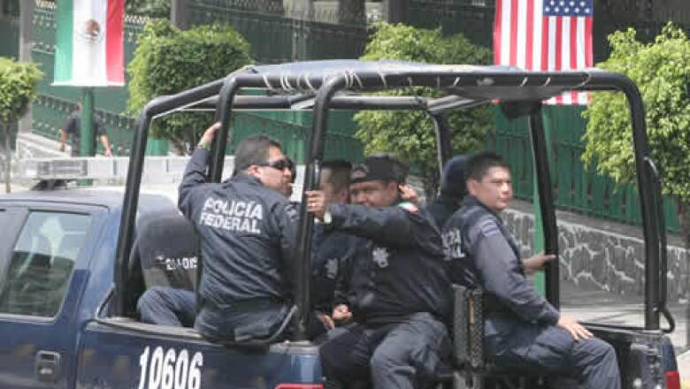 Más de 6,000 efectivos de diferentes corporaciones mexicanas y estadounidenses resguardan el perímetro y el interior de la zona donde permanecerá Obama por unas 24 horas.