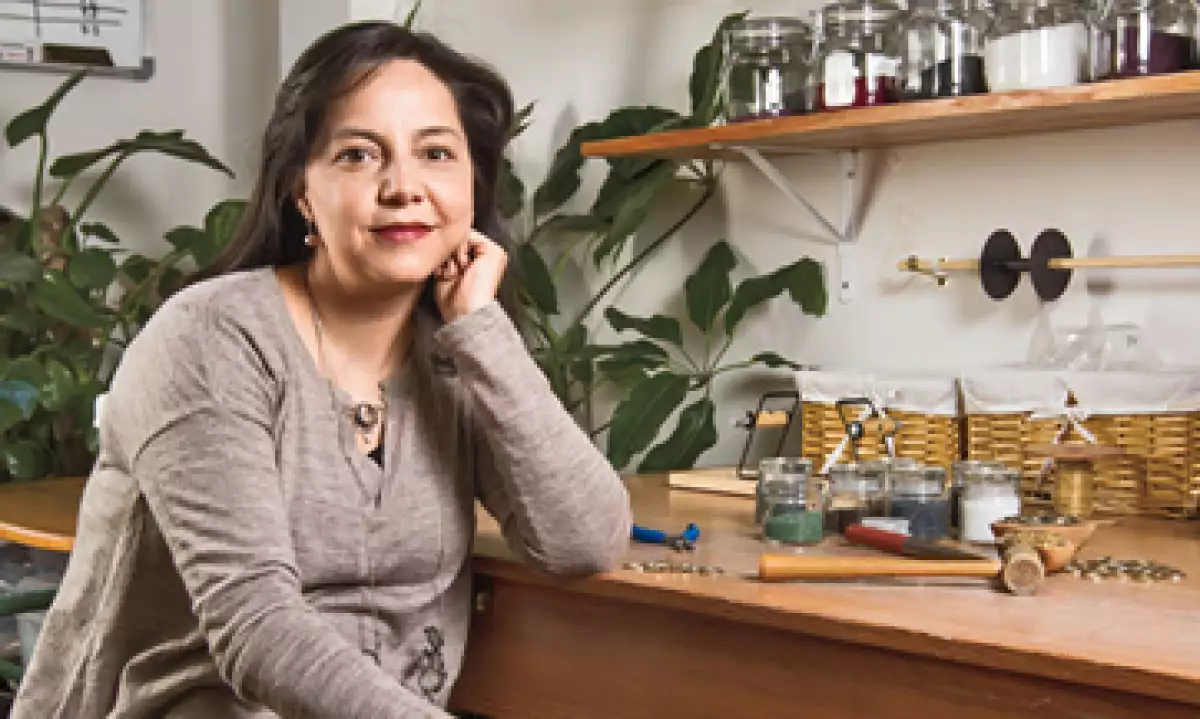La joyería de Cynthia Serrano puede llegar a producir 1,500 piezas en una quincena. (Foto: Ana Blumenkron)