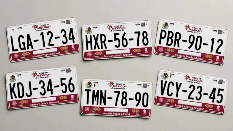 Placas del Estado de México distribuidas en un fondo color gris.