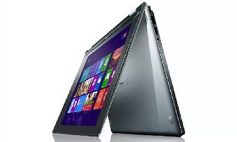 El nuevo sistema operativo Windows 8 de Microsoft puede funcionar como una PC de escritorio tradicional o como una interfaz de tablet. (Foto tomada de Fortune)