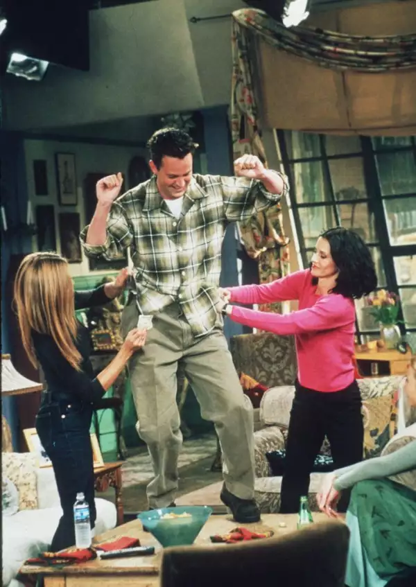 matthew perry jennifer aniston courtney cox friends