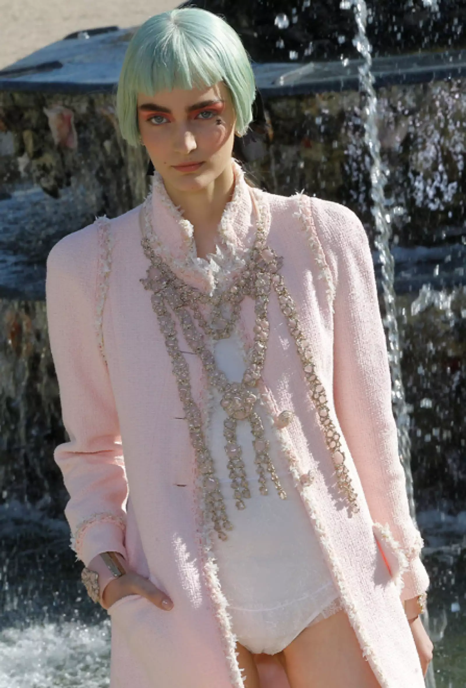 La gama mostró una inspiración barroca con elementos que eludieron a María Antonieta y la corriente del Rococó.