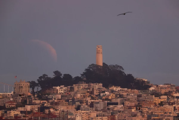 Blood Moon Eclipse Seen Across American Night Skies