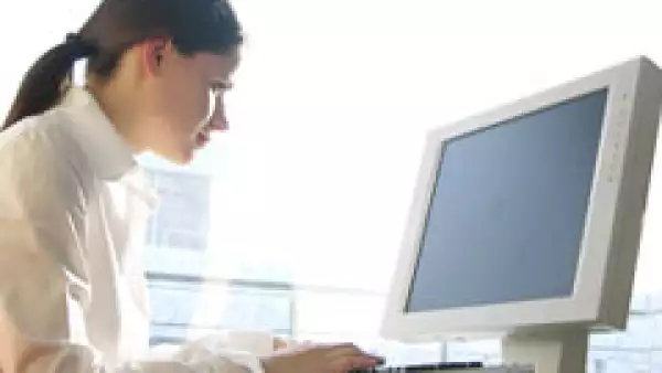 Las mujeres siguen dando prioridad a la familia, frente al trabajo. (Foto: Archivo)