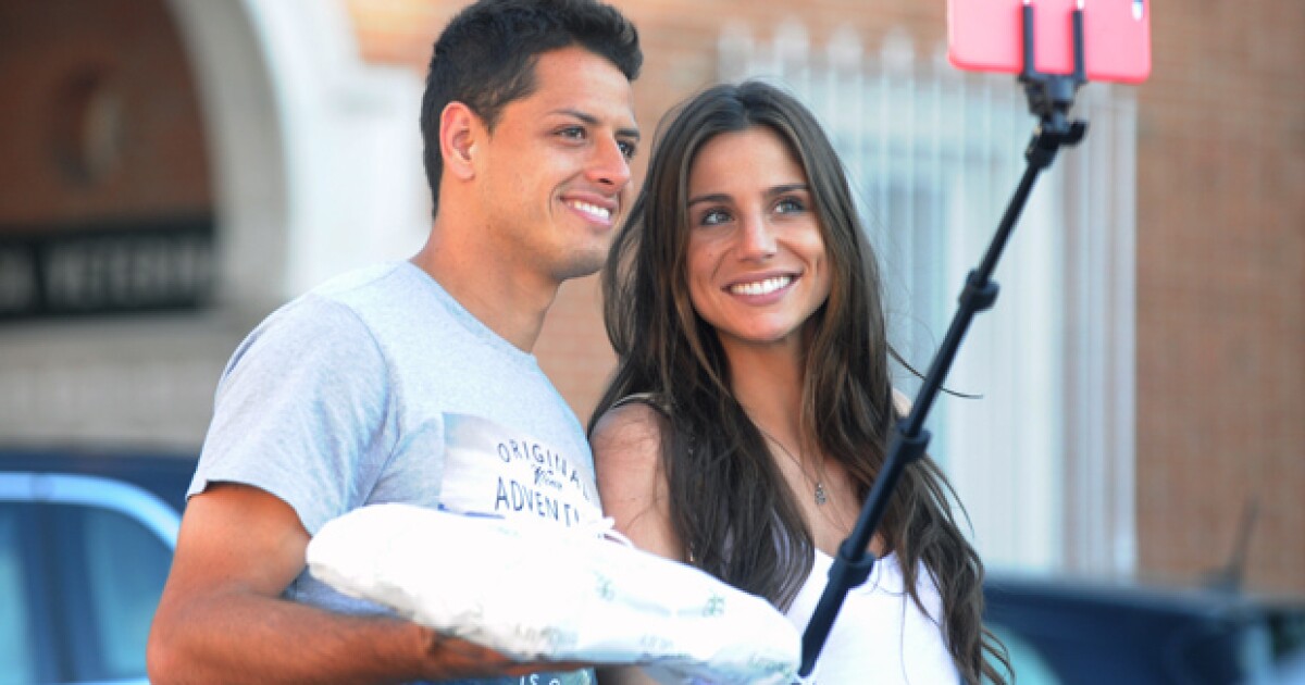 Selfies La Expresion Favorita De Amor Para Chicharito Y Su Novia