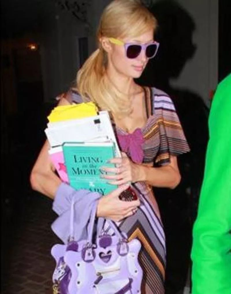 Luego de su rompimiento con Benji Madden, ha comenzado a leer libros de superación personal.