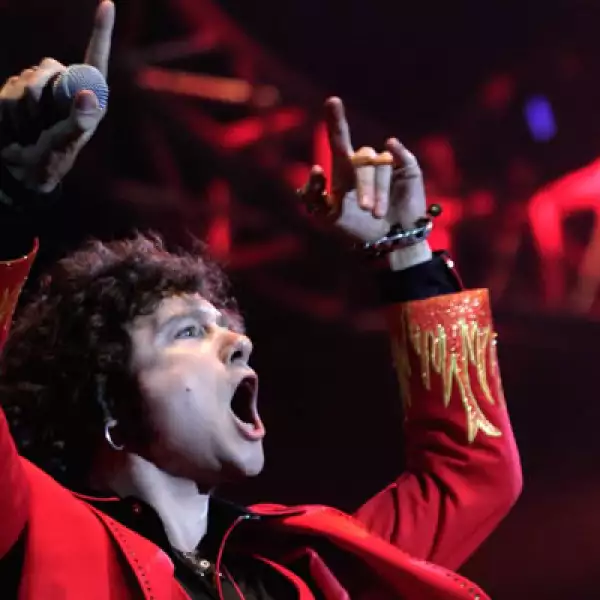 El músico español no decepcionó ya que interpretó temas de su más reciente material discográfico “El Licenciado Cantinas”.