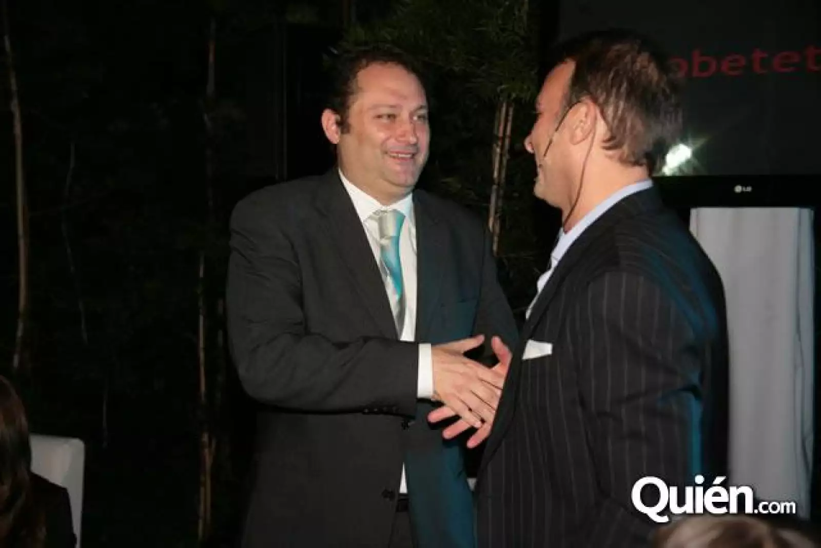 Marco Beteta entrega reconocimientos a los mejores Restaurantes