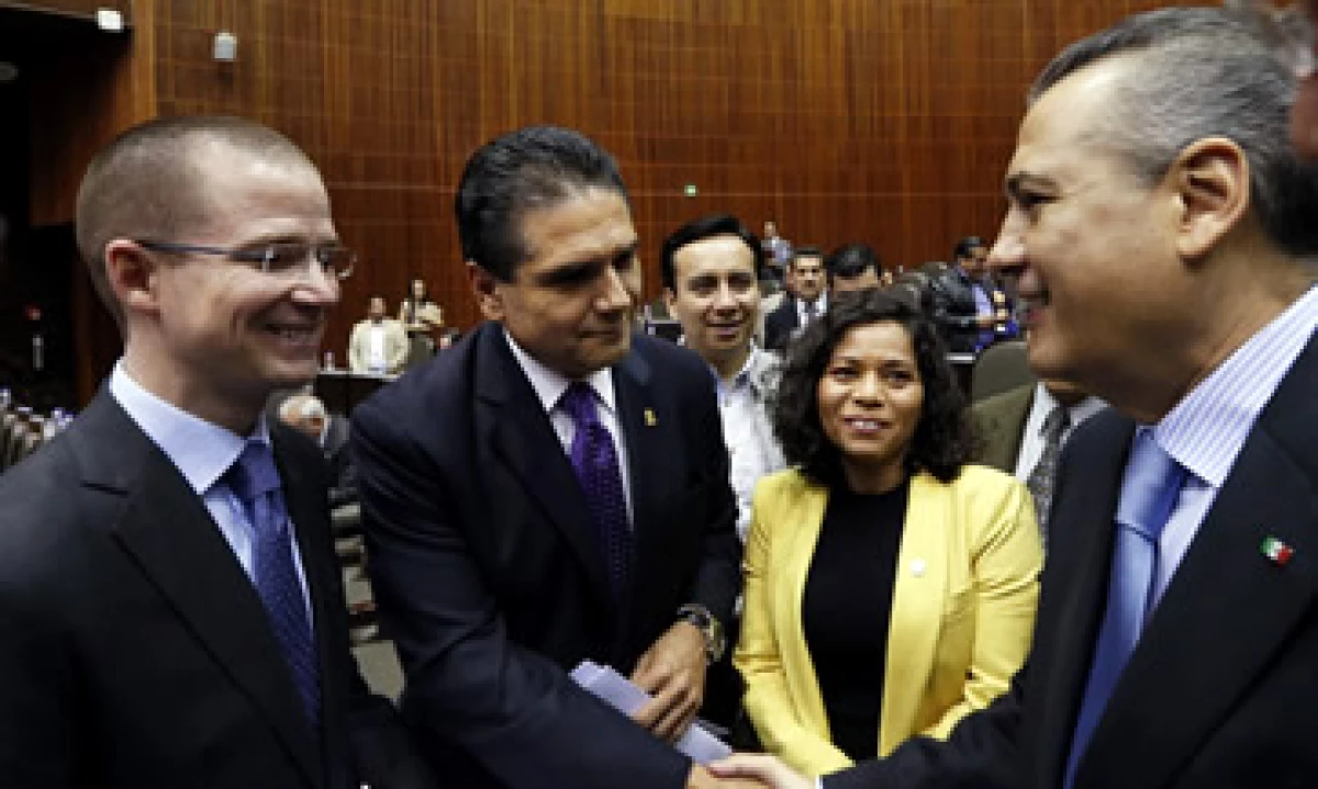 Los diputados se negaron a fijar un receso la noche de este miércoles para analizar la iniciativa de reforma hacendaria del Gobierno. (Foto: Cuartoscuro)