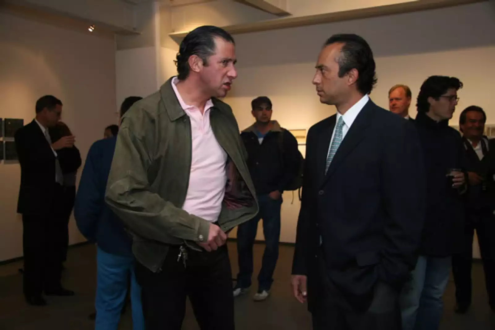 Exposición de Mona J. Lang con Rebeca De Alba.