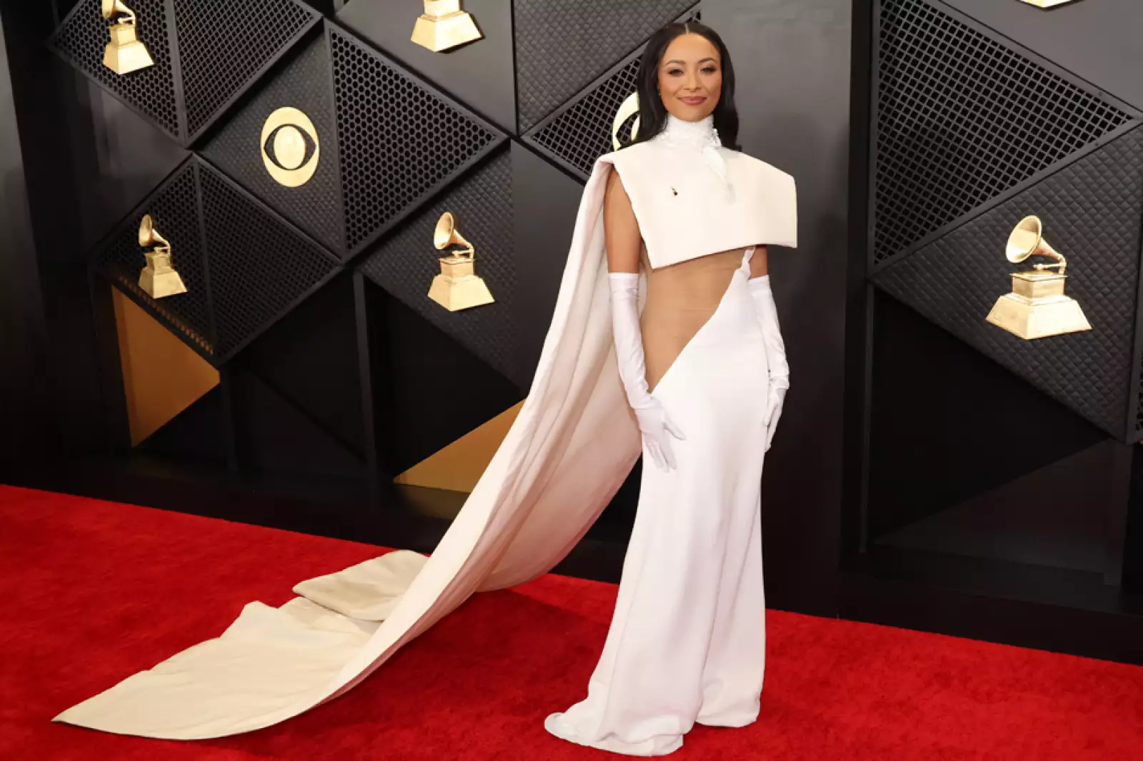 La actriz y cantante Kat Graham optó por un atuendo muy original que se llevó los reflectores.