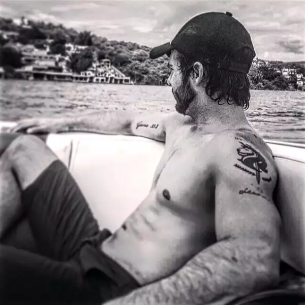 José Ron trabaja su cuerpo en el gym y los resultados son bastante notables.