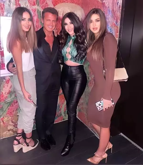 Luis Miguel reaparece en Miami y luce irreconocible y más joven