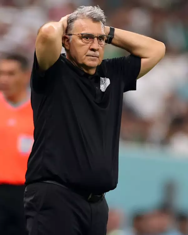 Paty Cantú reclama al Tata Martino