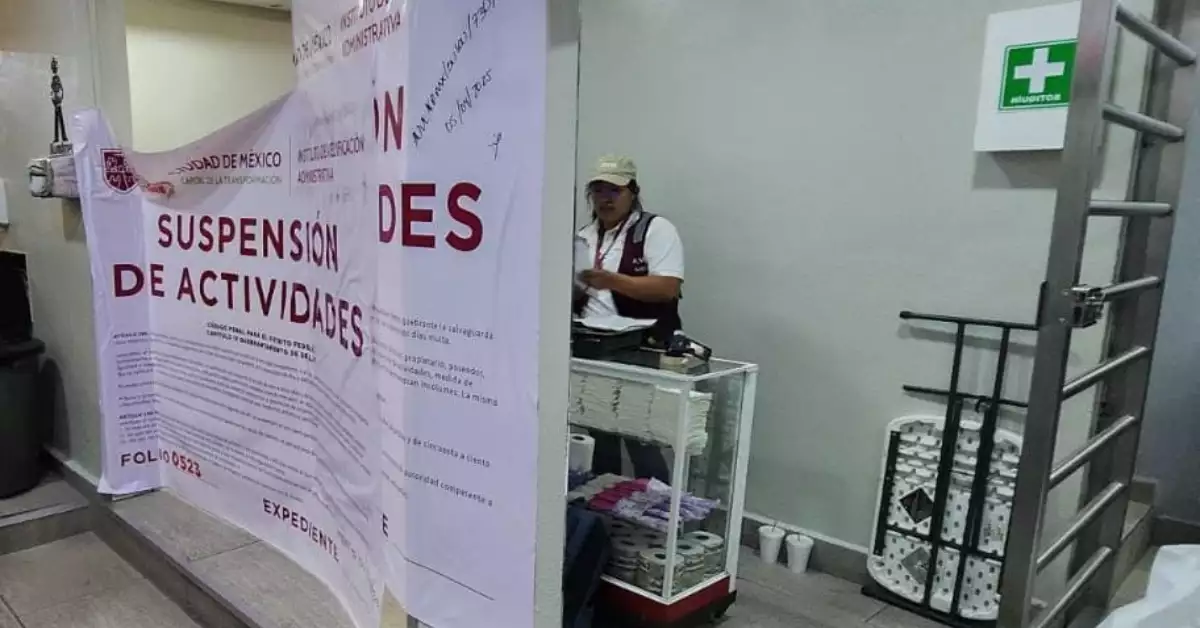 Clausuran baños públicos de centro comercial en CDMX por poner cámaras
