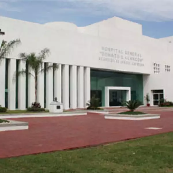 Construido sobre una superficie de 8,000 metros cuadrados el hospital atiende las necesidades medicas de  los habitantes de Ciudad Renacimiento y Acapulco, atendiendo unos 20 nacimientos diarios.