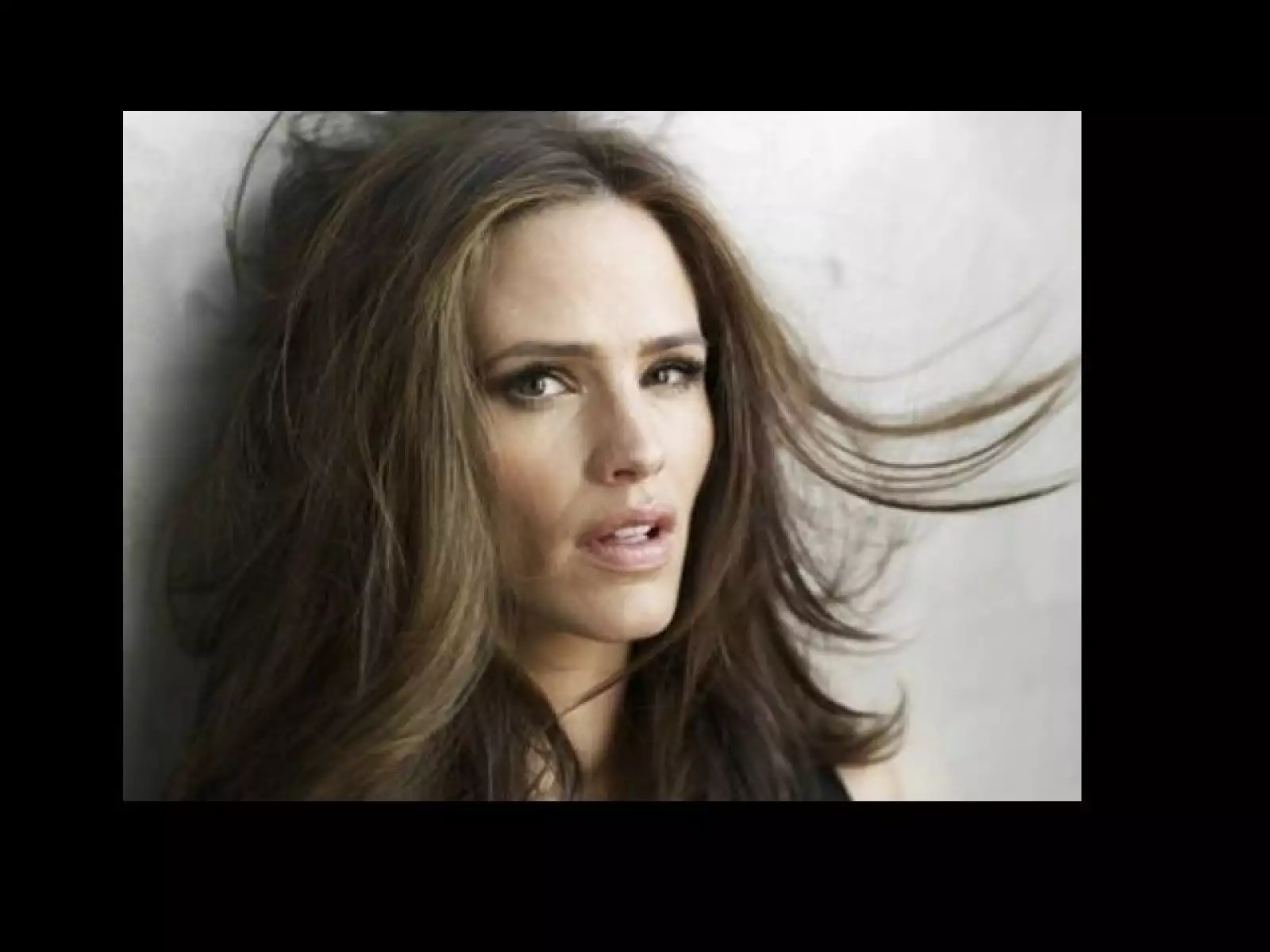 Jennifer Garner, siempre acapara uno de los puestos en las listas de las bocas más deseadas, la mujer de Ben Affleck la tiene perfecta y sí es natural ya que sus hijas también la heredaron.