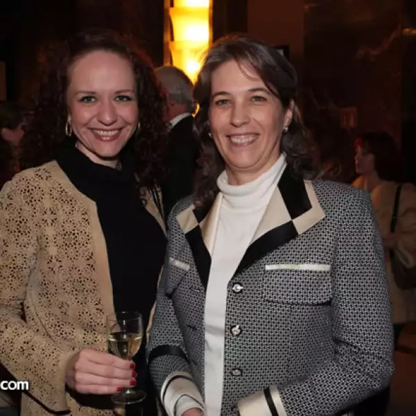 Angelica Perez del Valle,Ana Rios